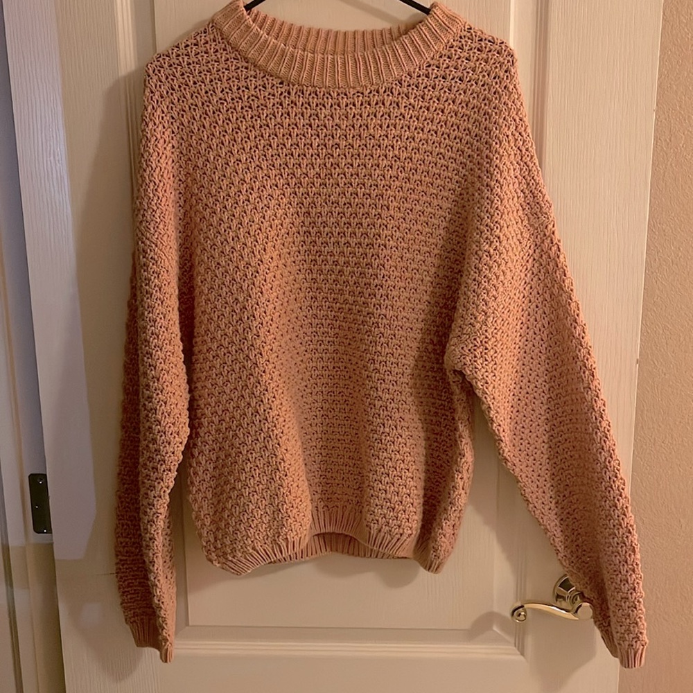 Dusty pink sweater size large.